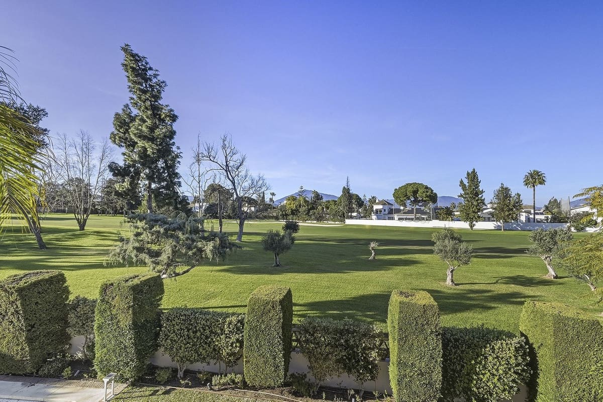 5 sypialnia Willa na sprzedaż w Guadalmina z basenem garażem - 2 500 000 € (Ref: 9660626)