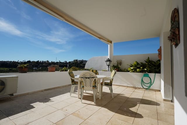 2 makuuhuone Huoneisto myytävänä paikassa Guadalmina Alta, Marbella mukana uima-altaan 
autotalli - 565 000 € (Ref: 9660628)