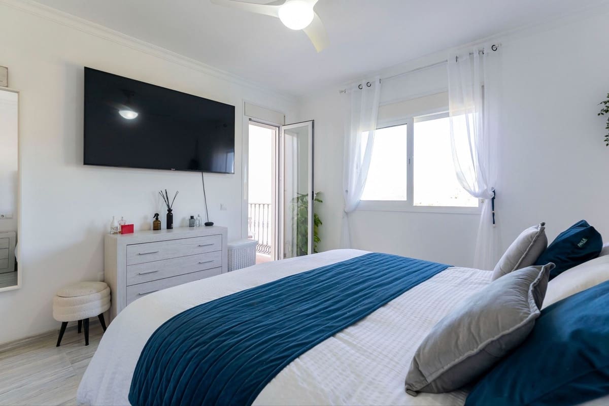 3 bedroom Townhouse for sale in Alhaurin Golf with pool garage - € 399,000 (Ref: 9660630)