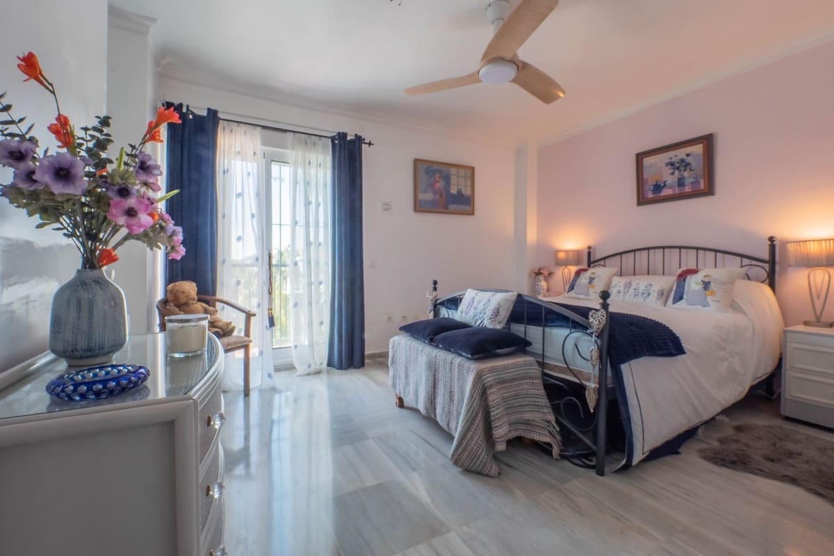 2 bedroom Townhouse for sale in Alhaurin Golf with pool garage - € 349,000 (Ref: 9660632)