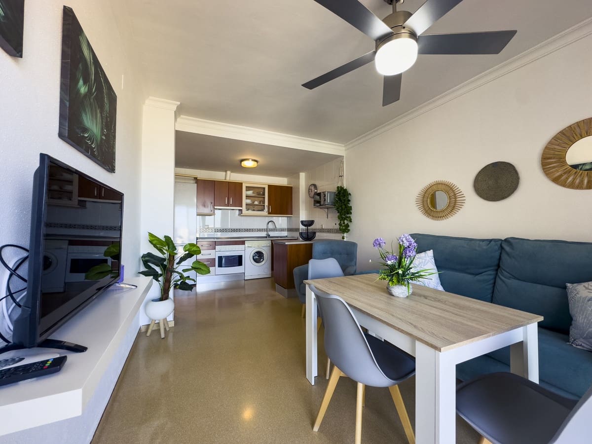 2 sovrum Lägenhet till salu i San Luis de Sabinillas med pool - 299 900 € (Ref: 9667133)