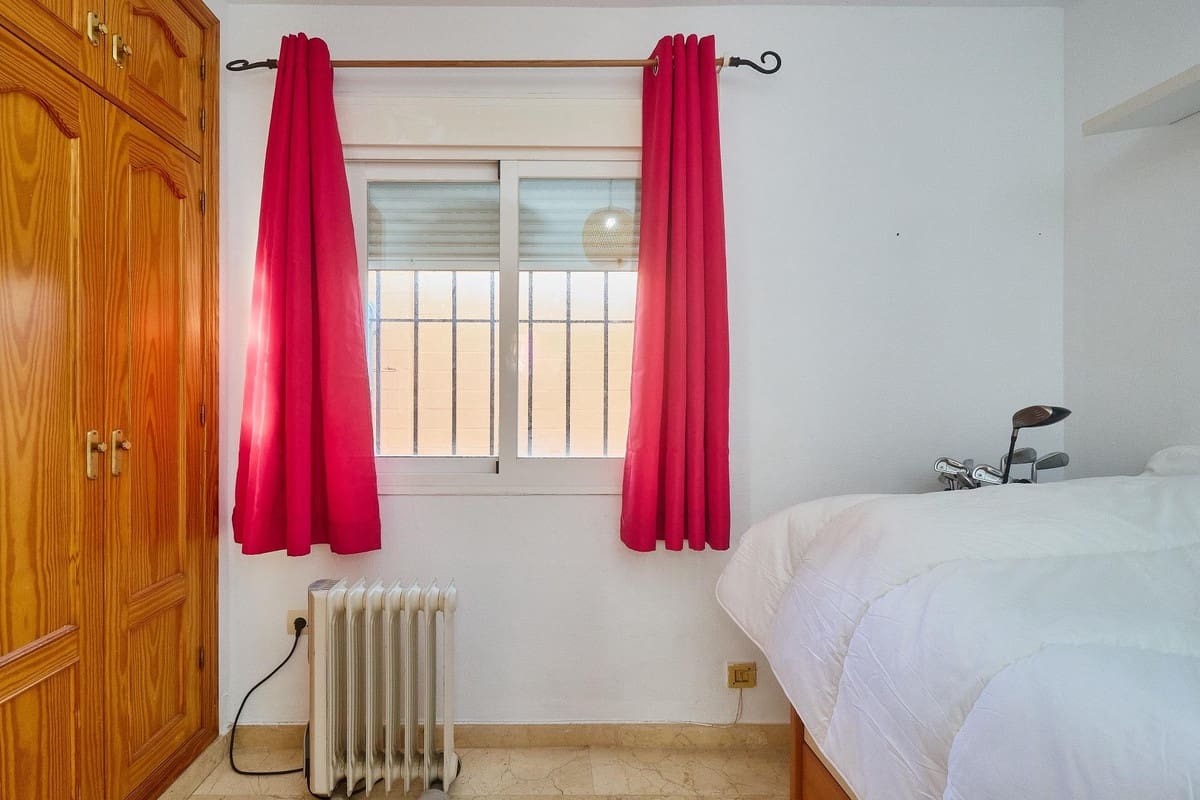 3 Zimmer Villa zu verkaufen in El Faro mit Pool Garage - 550.000 € (Ref: 9667135)