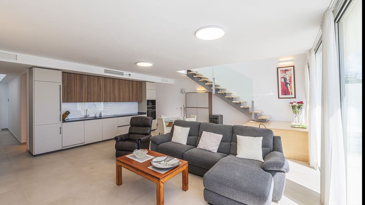 3 sypialnia Penthouse na sprzedaż w Benalmadena z basenem garażem - 1 095 000 € (Ref: 9669075)