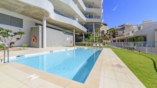 3 sypialnia Penthouse na sprzedaż w Benalmádena z basenem garażem - 1 095 000 € (Ref: 9669075)