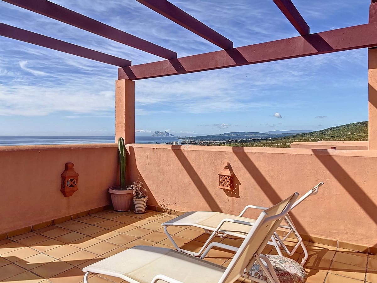 2 bedroom Penthouse for sale in Manilva with pool garage - € 389,950 (Ref: 9669078)