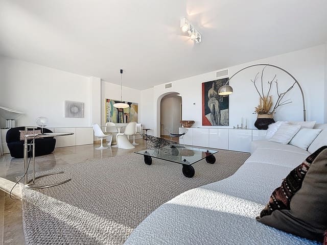 3 bedroom Penthouse for sale in La Duquesa / Puerto de la Duquesa, Manilva with pool - € 450,000 (Ref: 9675927)