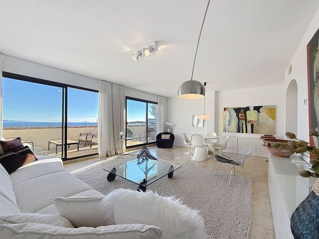 3 bedroom Penthouse for sale in La Duquesa / Puerto de la Duquesa, Manilva with pool - € 450,000 (Ref: 9675927)