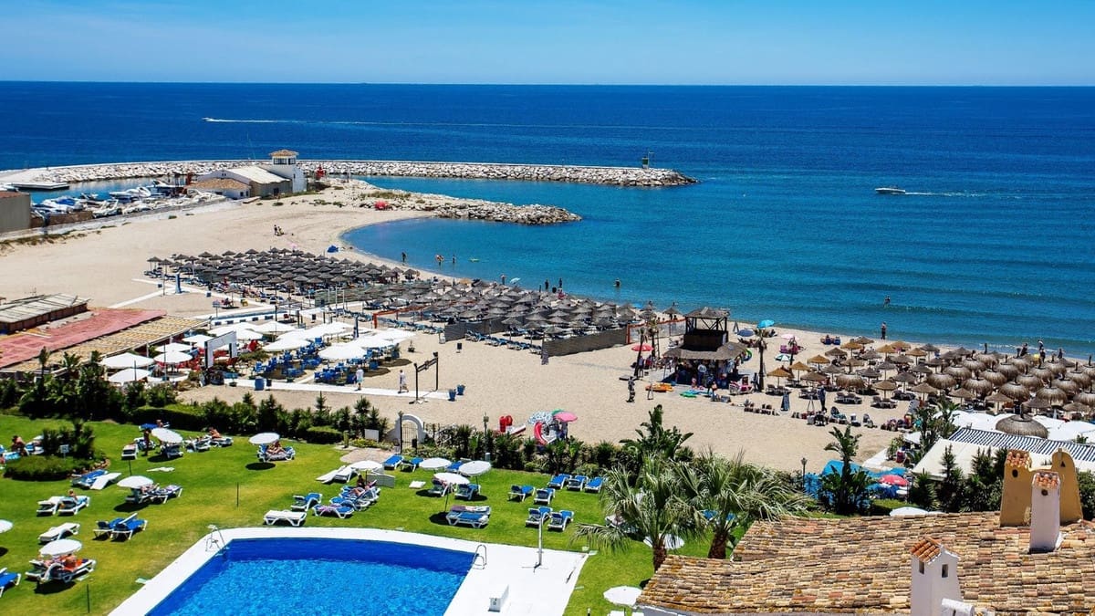 1 bedroom Apartment for sale in Cabopino with pool - € 439,999 (Ref: 9675928)