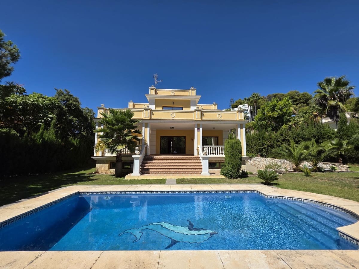4 Zimmer Villa zu verkaufen in Marbella mit Pool Garage - 1.600.000 € (Ref: 9676021)