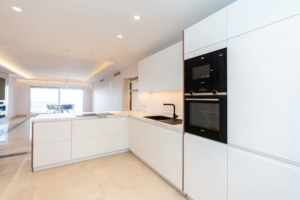 2 soverom Leilighet til salgs i La Mairena med svømmebasseng - € 799 000 (Ref: 9679075)