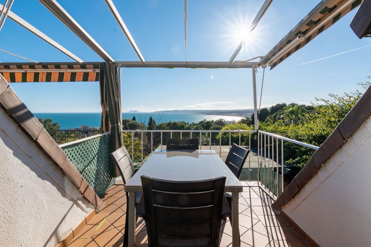 4 Zimmer Haus zu verkaufen in Estepona mit Pool Garage - 675.000 € (Ref: 9679076)