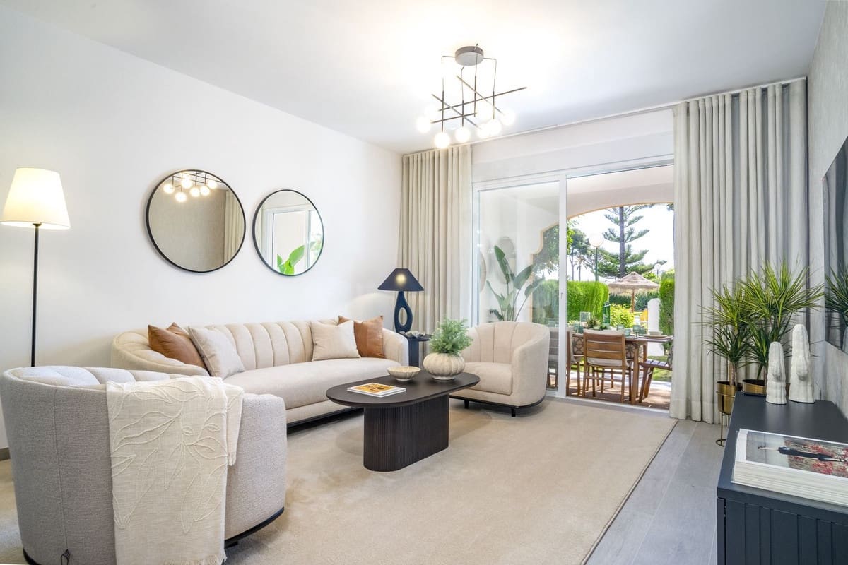 3 sypialnia Apartament na sprzedaż w Nueva Andalucia z basenem garażem - 995 000 € (Ref: 9679253)