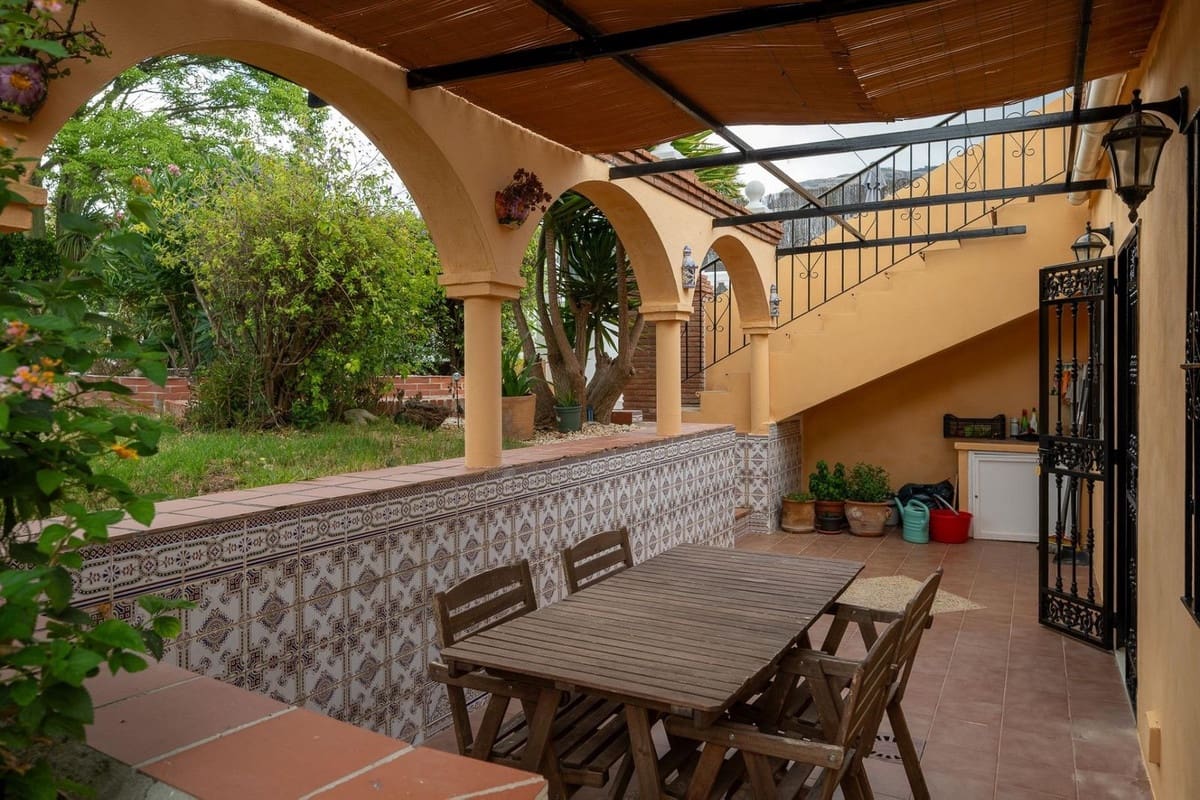 4 Zimmer Villa zu verkaufen in Alhaurin el Grande mit Pool Garage - 549.995 € (Ref: 9681374)