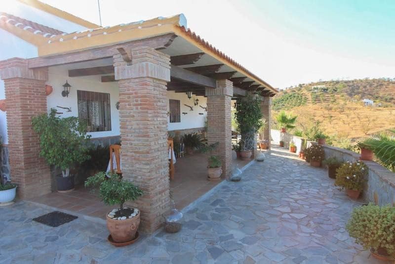 3 bedroom Villa for sale in Guaro with garage - € 525,000 (Ref: 9681375)