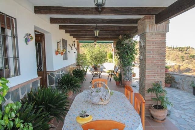 Chalet de 3 habitaciones en Guaro en venta con garaje - 525.000 € (Ref: 9681375)