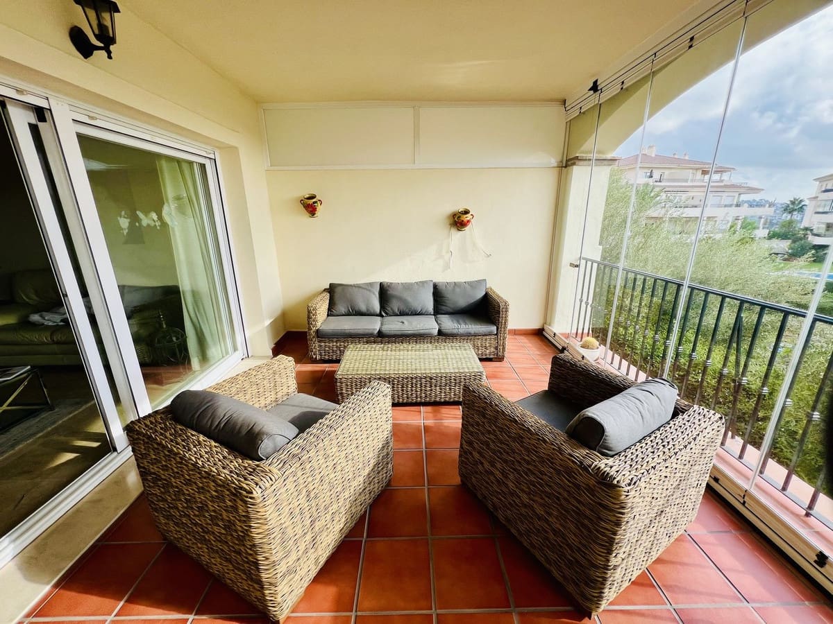 2 soverom Leilighet til salgs i La Cala Hills med svømmebasseng garasje - € 330 000 (Ref: 9685529)