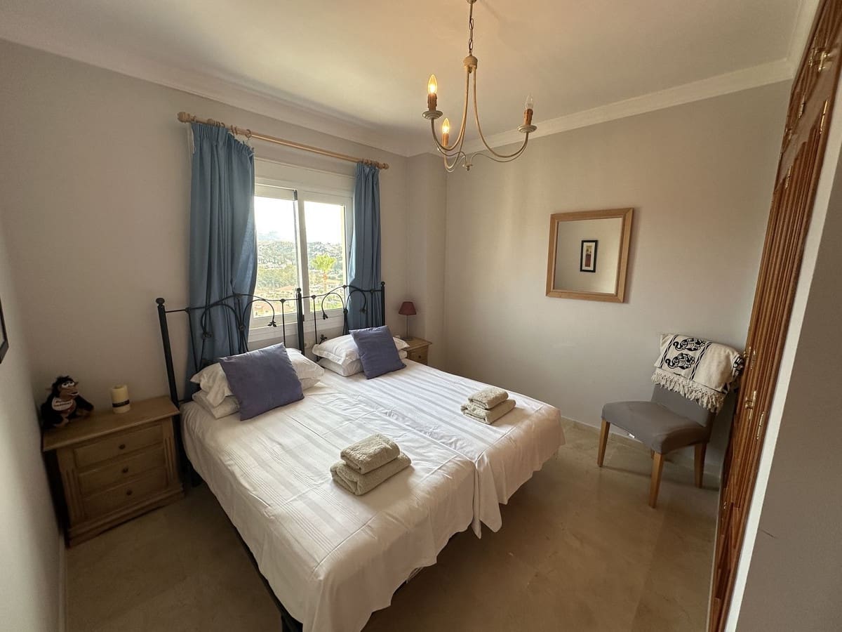 3 sypialnia Apartament na sprzedaż w La Cala Hills z basenem garażem - 420 000 € (Ref: 9685657)