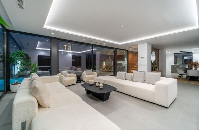 5 camera da letto Villa in vendita in El Paraiso, Estepona con piscina garage - 1.795.000 € (Rif: 9685769)