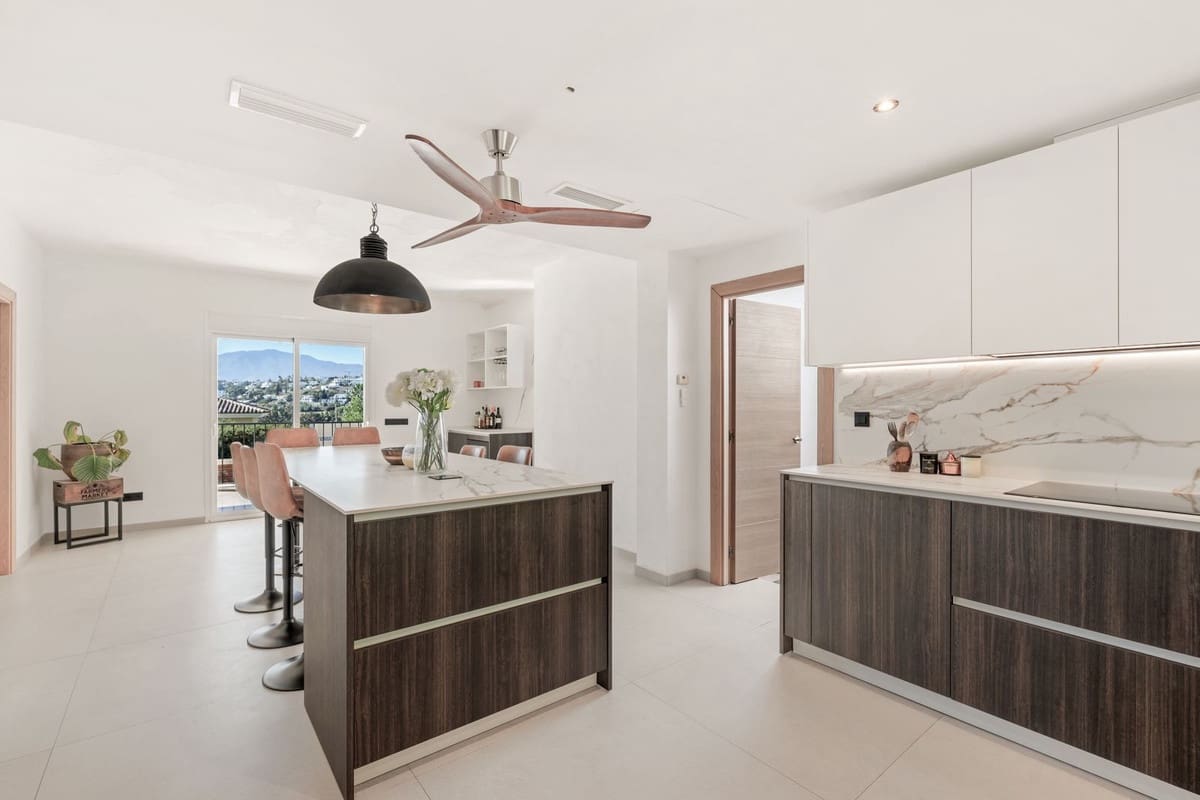 4 camera da letto Villa in vendita in El Paraiso con piscina garage - 1.695.000 € (Rif: 9685770)