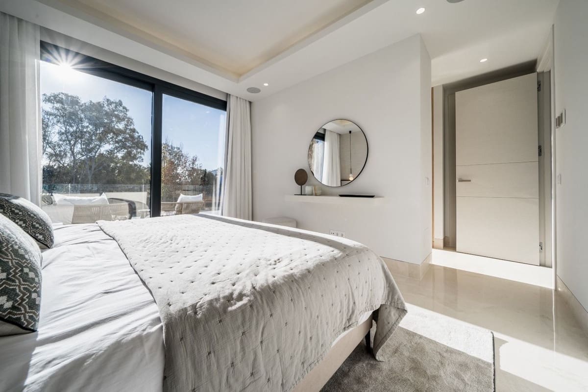 4 camera da letto Villa in vendita in El Paraiso con piscina garage - 1.890.000 € (Rif: 9685889)