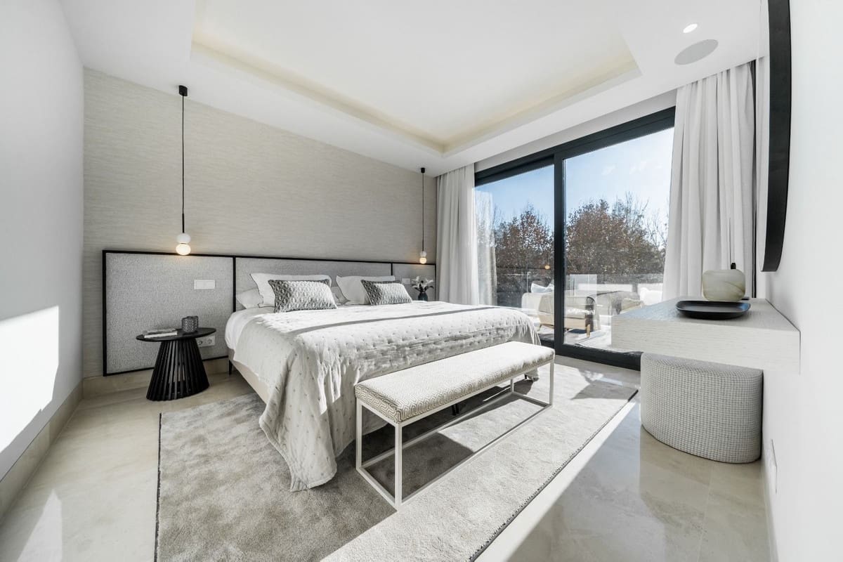 4 camera da letto Villa in vendita in El Paraiso con piscina garage - 1.890.000 € (Rif: 9685889)