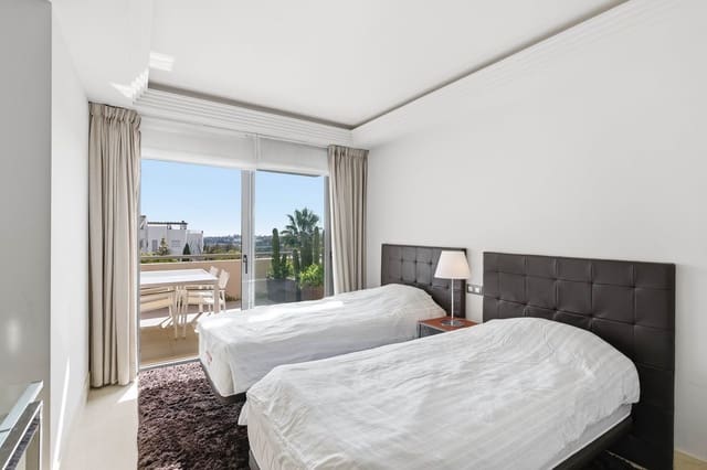 2 sypialnia Apartament na sprzedaż w Los Arqueros, Benahavís z basenem garażem - 679 000 € (Ref: 9688438)