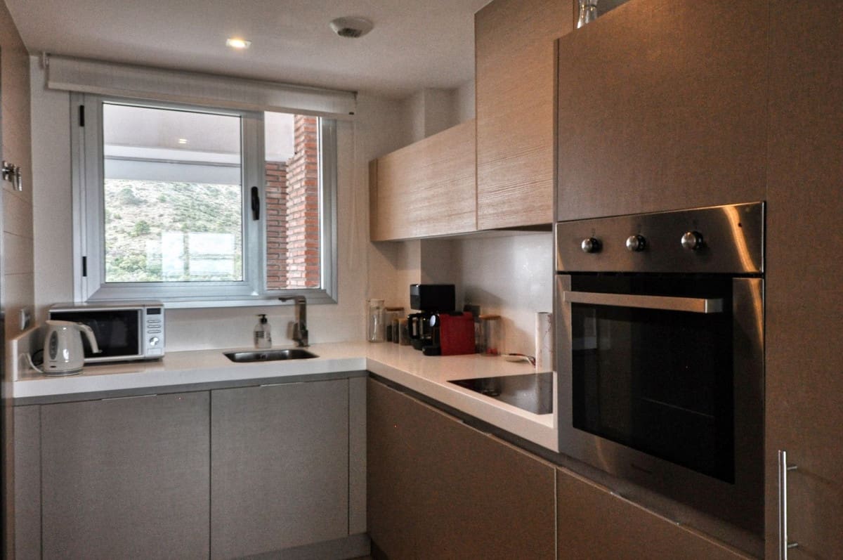 2 sypialnia Apartament na sprzedaż w Los Arqueros z basenem garażem - 650 000 € (Ref: 9688439)