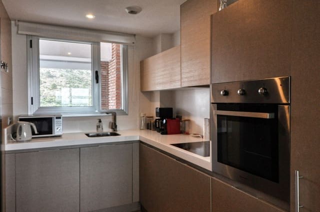 2 sypialnia Apartament na sprzedaż w Los Arqueros, Benahavís z basenem garażem - 650 000 € (Ref: 9688439)