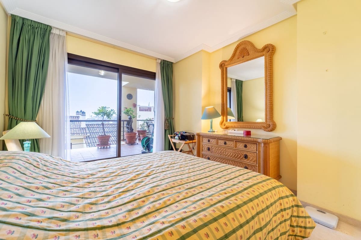 3 sypialnia Apartament na sprzedaż w Los Arqueros z basenem garażem - 475 000 € (Ref: 9688440)