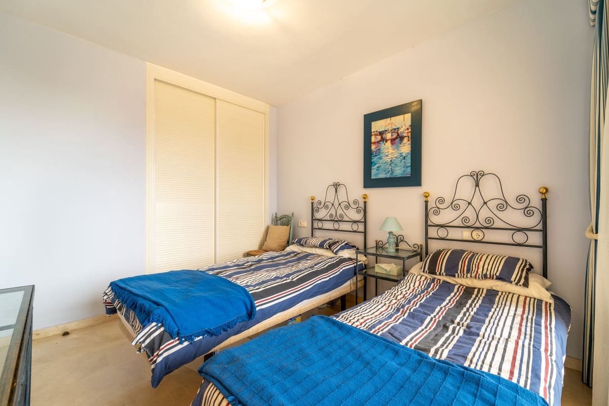 3 sypialnia Apartament na sprzedaż w Los Arqueros z basenem garażem - 475 000 € (Ref: 9688440)