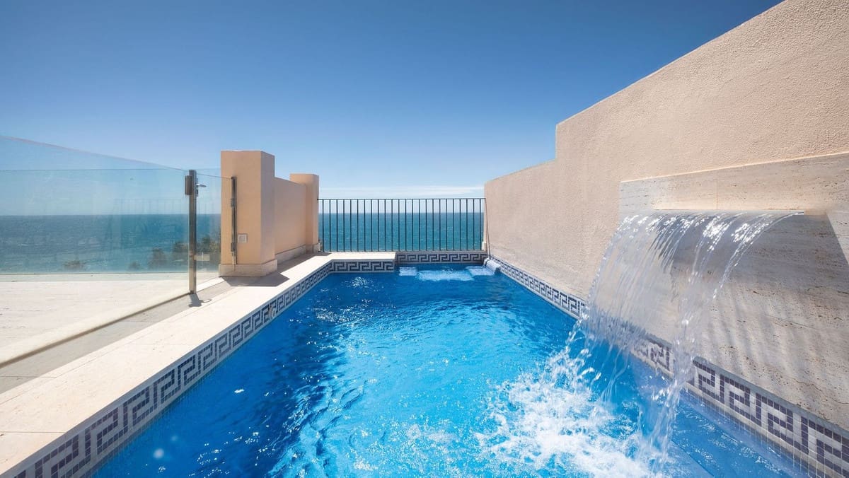 6 bedroom Penthouse for sale in Estepona with pool garage - € 3,450,000 (Ref: 9689919)
