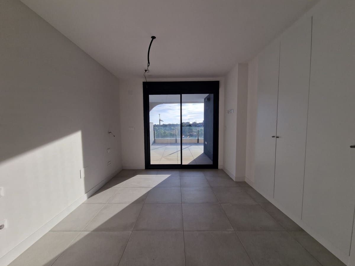 3 slaapkamer Appartement te koop in New Golden Mile met zwembad - € 690.000 (Ref: 9694133)