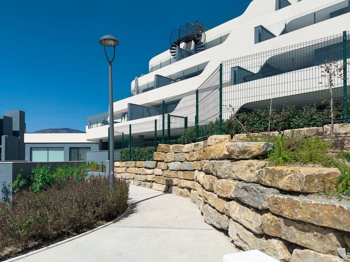 3 sypialnia Apartament na sprzedaż w New Golden Mile z basenem garażem - 569 000 € (Ref: 9694134)