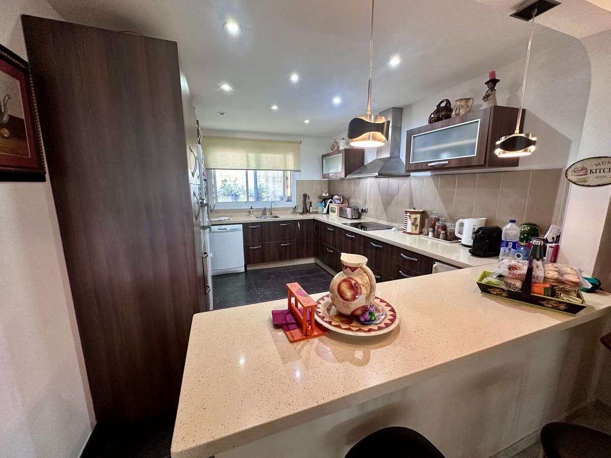 Casa de 4 habitaciones en Estepona en venta con piscina garaje - 550.000 € (Ref: 9695154)