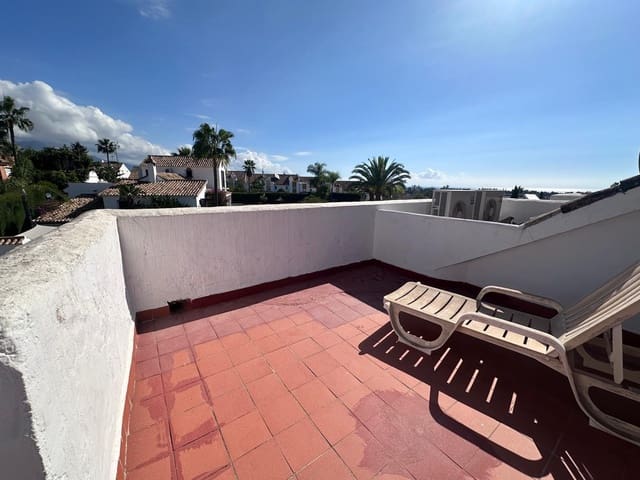 Casa de 4 habitaciones en Estepona en venta con piscina garaje - 550.000 € (Ref: 9695154)