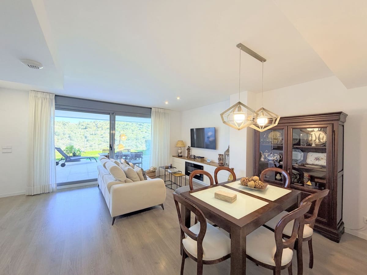 3 Zimmer Apartment zu verkaufen in Estepona mit Pool Garage - 539.000 € (Ref: 9695155)