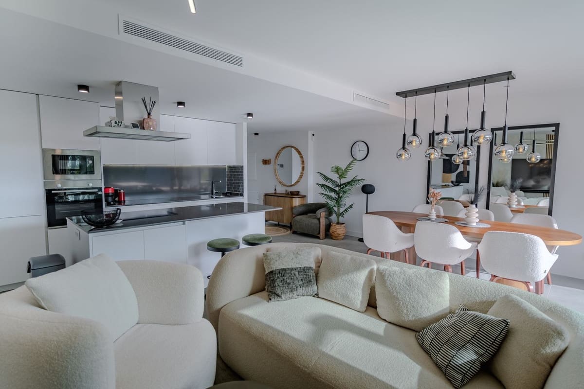 3 slaapkamer Appartement te koop in New Golden Mile met zwembad garage - € 725.000 (Ref: 9695158)