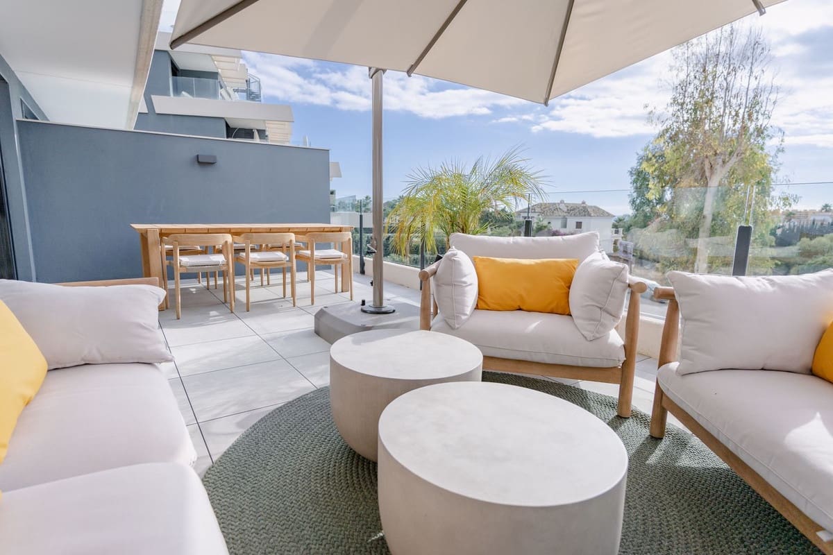 3 slaapkamer Appartement te koop in New Golden Mile met zwembad garage - € 725.000 (Ref: 9695158)