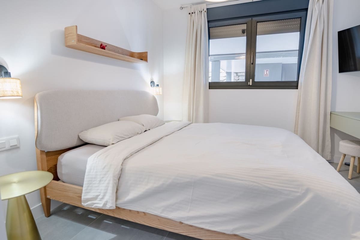 3 slaapkamer Appartement te koop in New Golden Mile met zwembad garage - € 725.000 (Ref: 9695158)