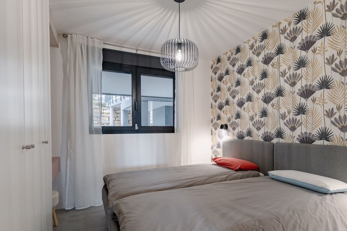 3 slaapkamer Appartement te koop in New Golden Mile met zwembad garage - € 725.000 (Ref: 9695158)