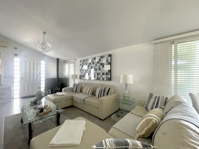 Chalet de 3 habitaciones en Mijas Costa, Mijas en venta con piscina garaje - 599.000 € (Ref: 9705990)