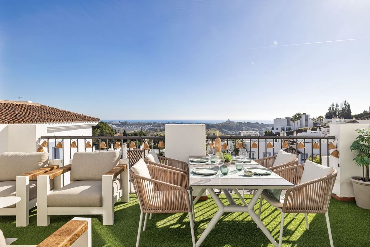 3 chambre Penthouse à vendre à Benahavis avec piscine garage - 695 000 € (Ref: 9709232)