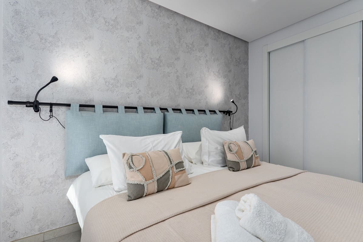 Ático de 3 habitaciones en Benahavís en venta con piscina - 675.000 € (Ref: 9709233)