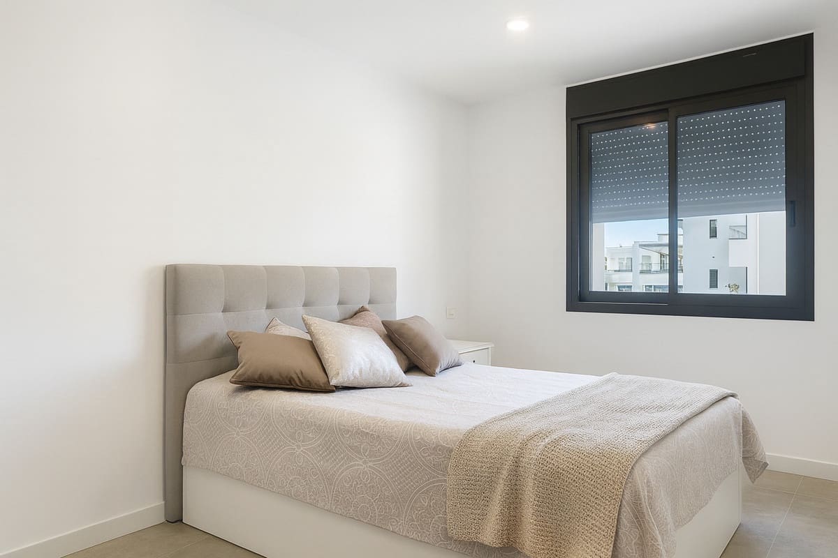 3 sovrum Takvåning till salu i Estepona med pool - 799 000 € (Ref: 9709234)