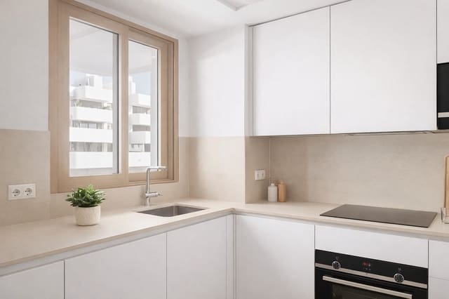 3 sovrum Takvåning till salu i Estepona med pool - 799 000 € (Ref: 9709234)