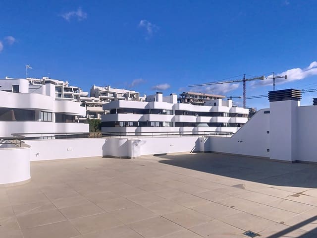 3 sovrum Takvåning till salu i Estepona med pool - 799 000 € (Ref: 9709234)
