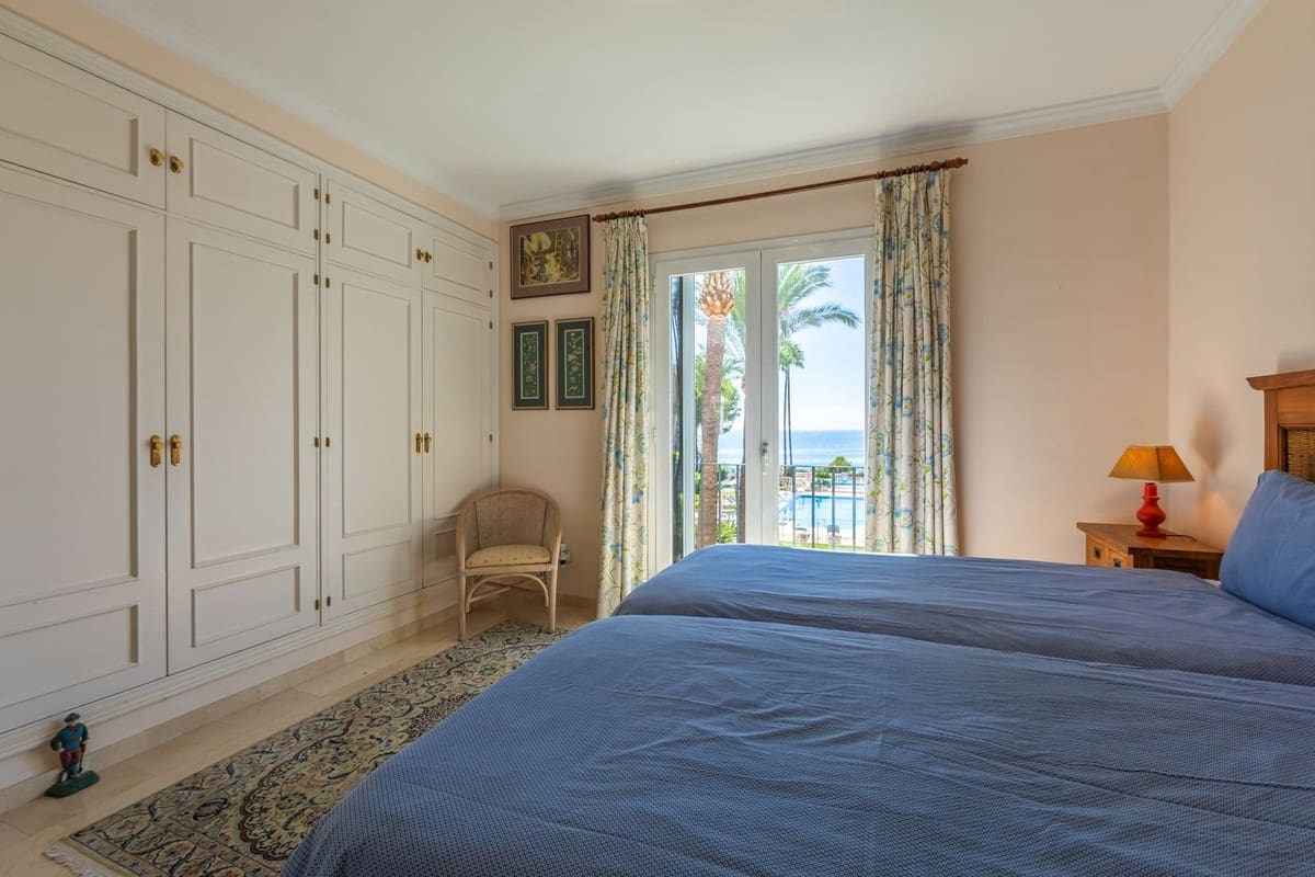 2 chambre Appartement à vendre à Bahia de Casares avec piscine garage - 650 000 € (Ref: 9709235)