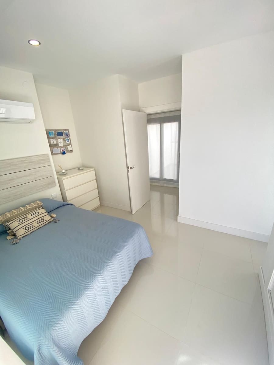 1 chambre Penthouse à vendre à Manilva avec piscine garage - 327 000 € (Ref: 9713377)