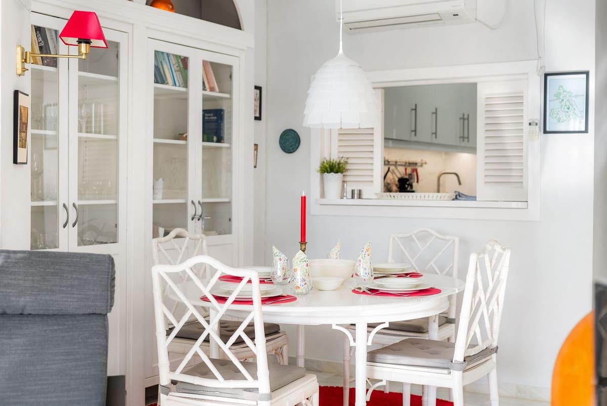 2 bedroom Apartment for sale in Calahonda with pool - € 380,000 (Ref: 9713604)