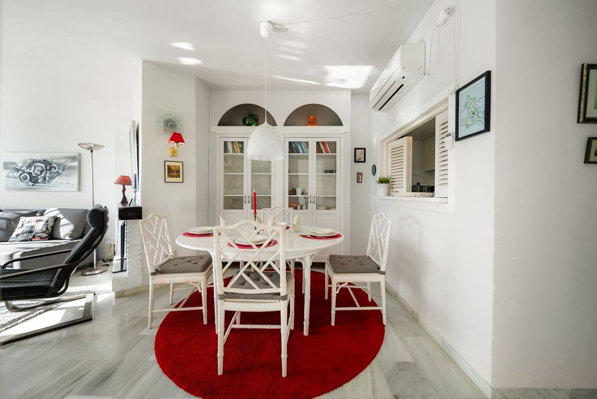 2 bedroom Apartment for sale in Calahonda with pool - € 380,000 (Ref: 9713604)